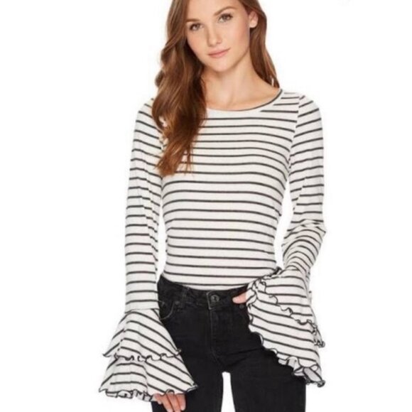 Free People Good Finds Ruffle‎ Cuff Long Sleeve Tee Size XS Bell Sleeve Bohemian - Picture 4 of 14